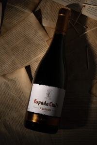 Fotografia de produto; Fotografia de vinho; Espada Cinta